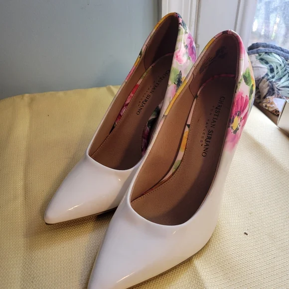 Women's Christian Siriano White Floral Heels Size 7W - Picture 4 of 9